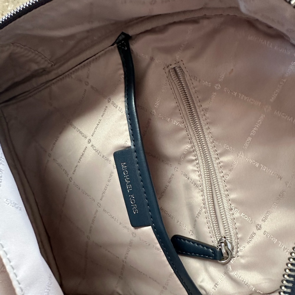 Backpack - Picture 3 of 3